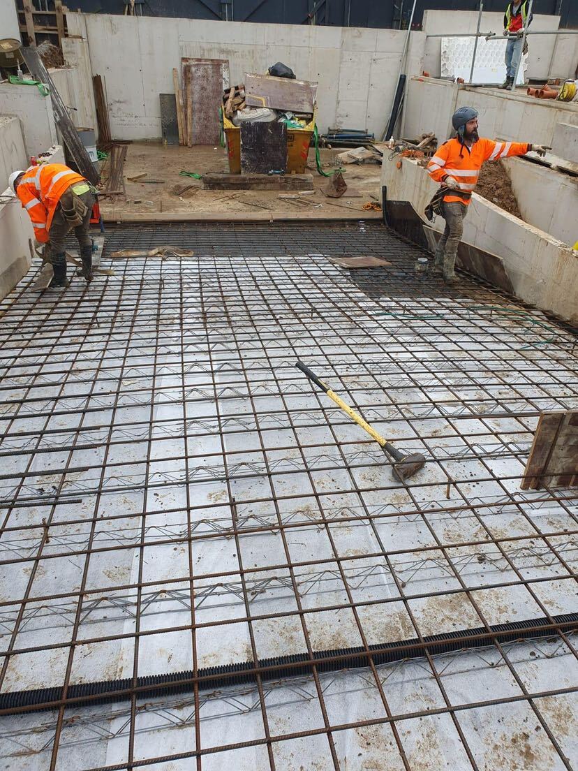 Formwork shutter joints for base slabs