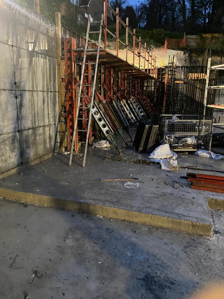 Formwork panel setup basements