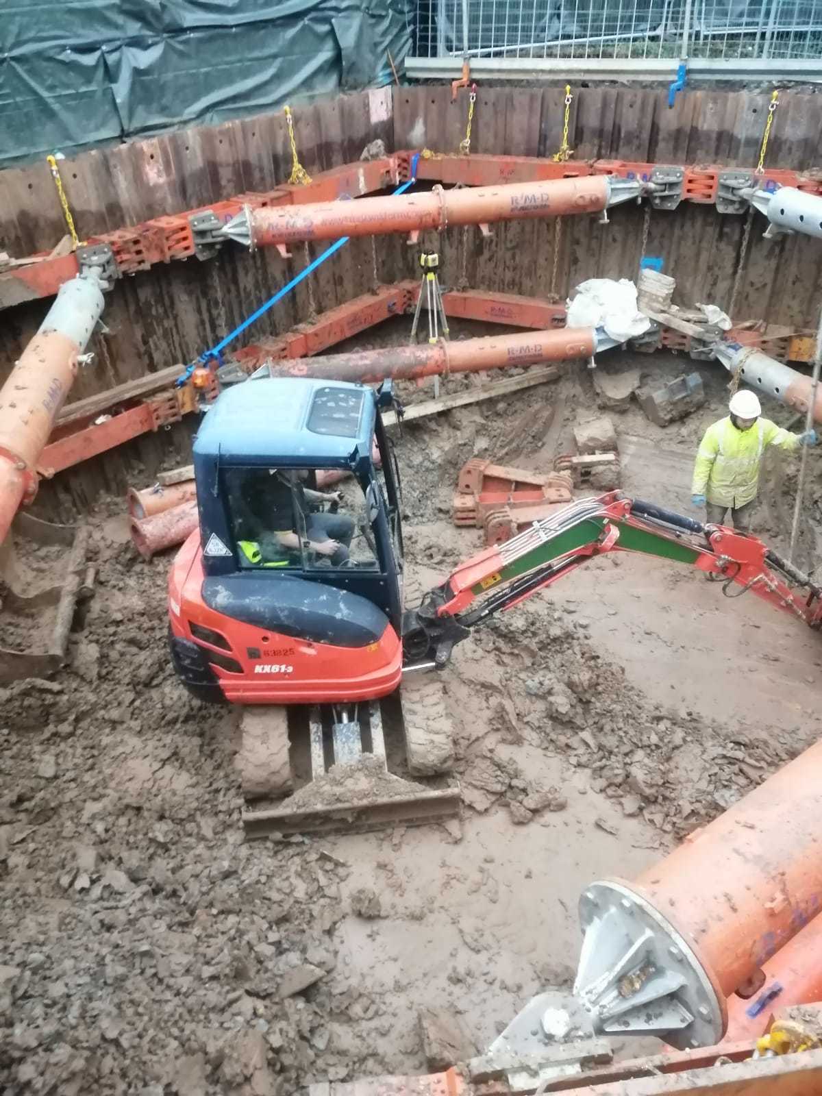 Deep excavation drainage pipes